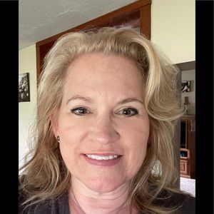 Meet your Posher, Toni 👋